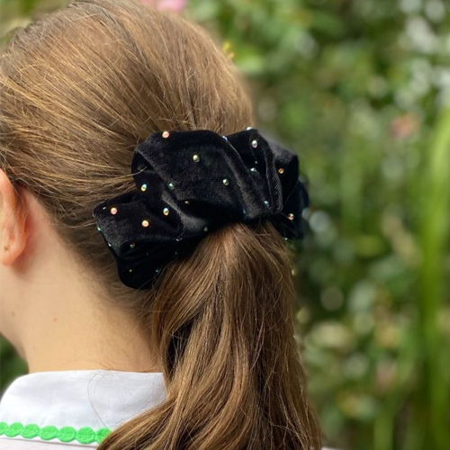 کش-مخمل-نگین-دار-استایل-درخشان-و-زنانه