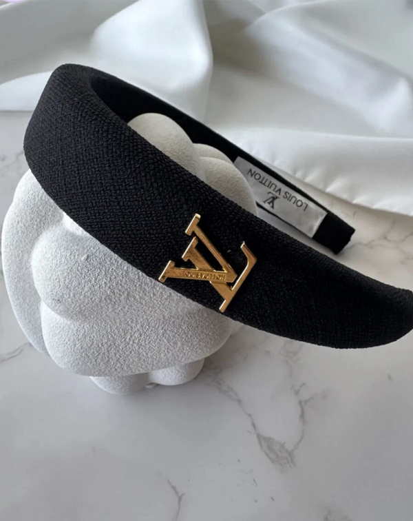 تل ابری ال وی | مدل لوکس با لوگوی طلایی